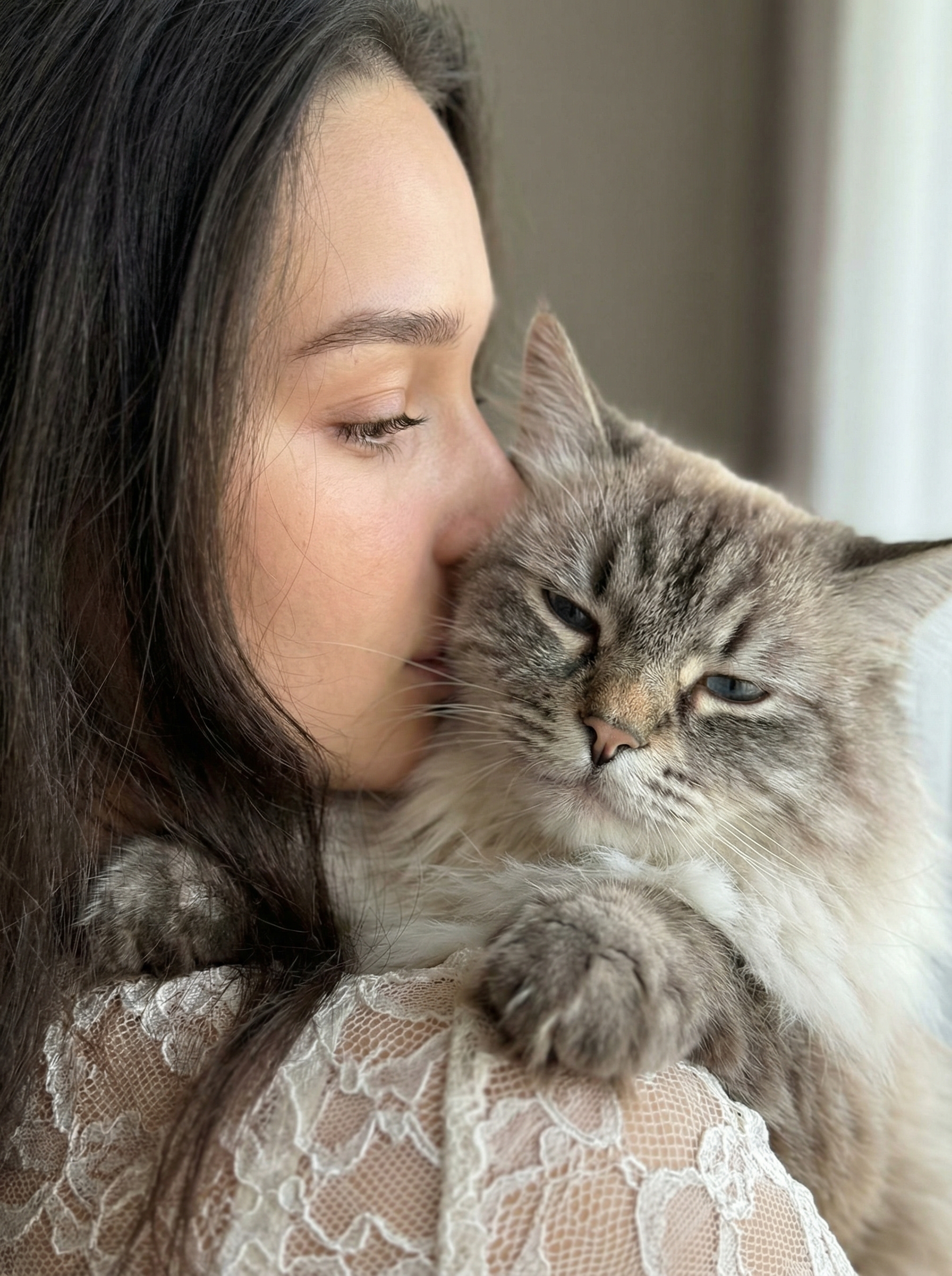 С котом на плече 